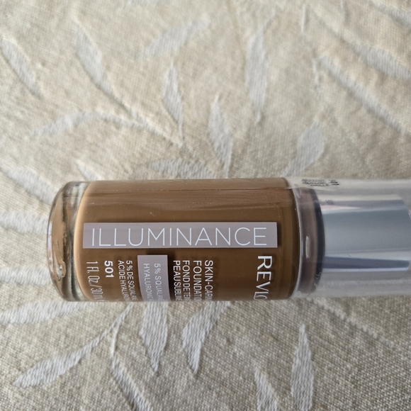 Revlon Illuminance Skin-Caring foundation 501 5% Squalame Hyaluronic Acid - Picture 3 of 5